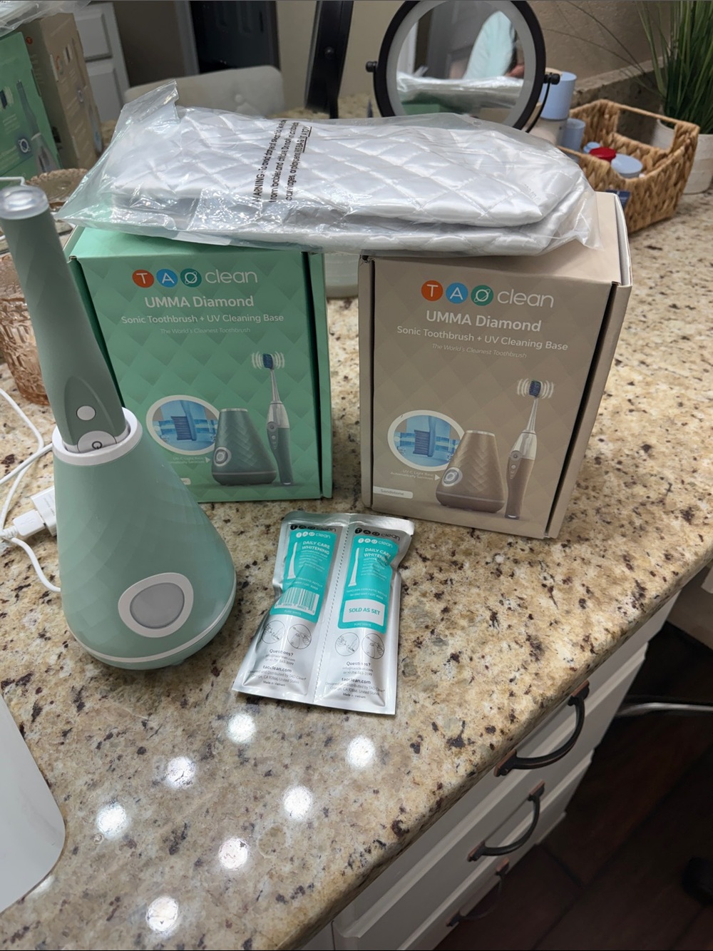 New TAO clean toothbrushes Diamond Sonic Toothbrush & UV Cleaning Base -
